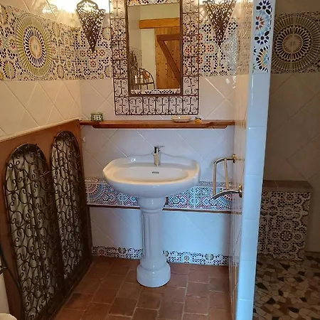 Le Castellou Bed & Breakfast