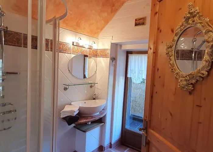 Le Castellou ベッド・アンド・ブレックファスト コンク