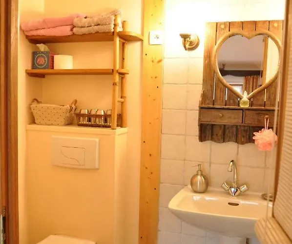 Le Castellou ベッド・アンド・ブレックファスト コンク