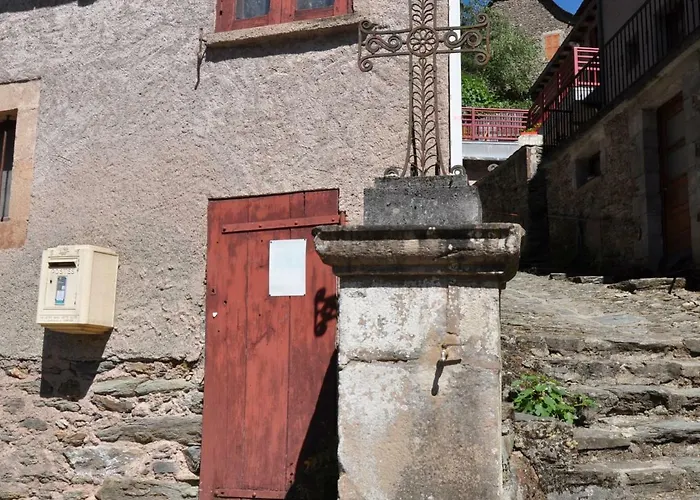 Le Castellou ベッド・アンド・ブレックファスト コンク